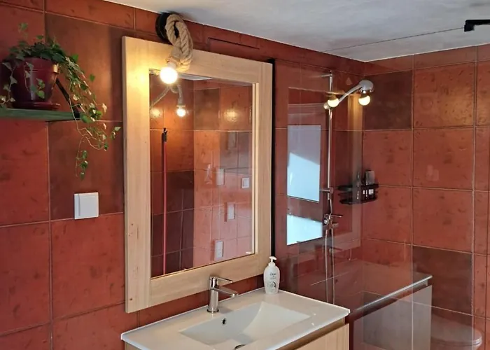 Old House בית כפרי *