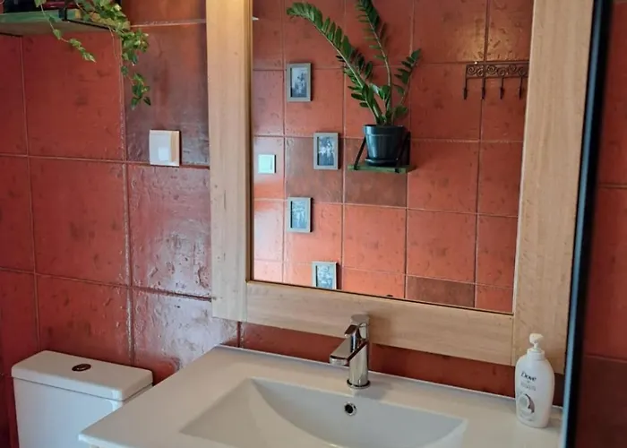 בית כפרי Old House *